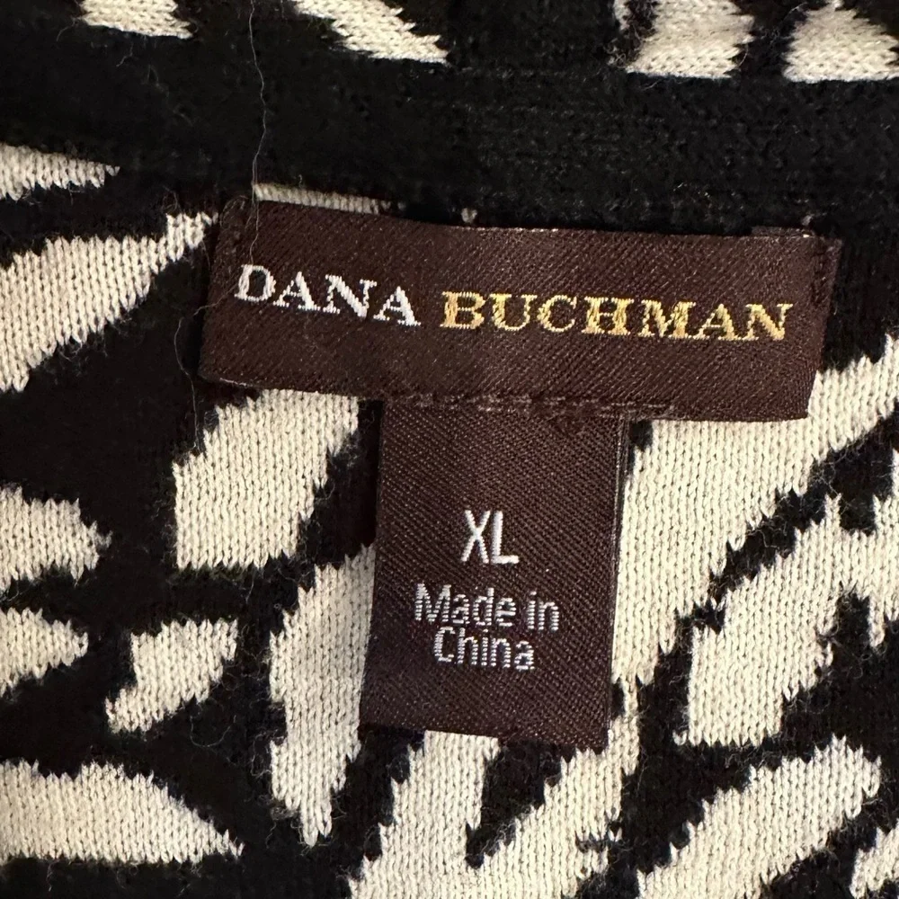 Dana Buchman | Black and White Animal Print V-Neck Zebra Pullover Top Sz XL. EUC - Picture 2 of 9